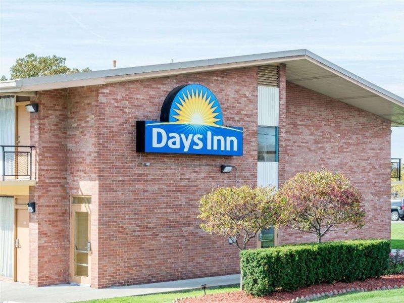 Days Inn By Wyndham Niles Buitenkant foto