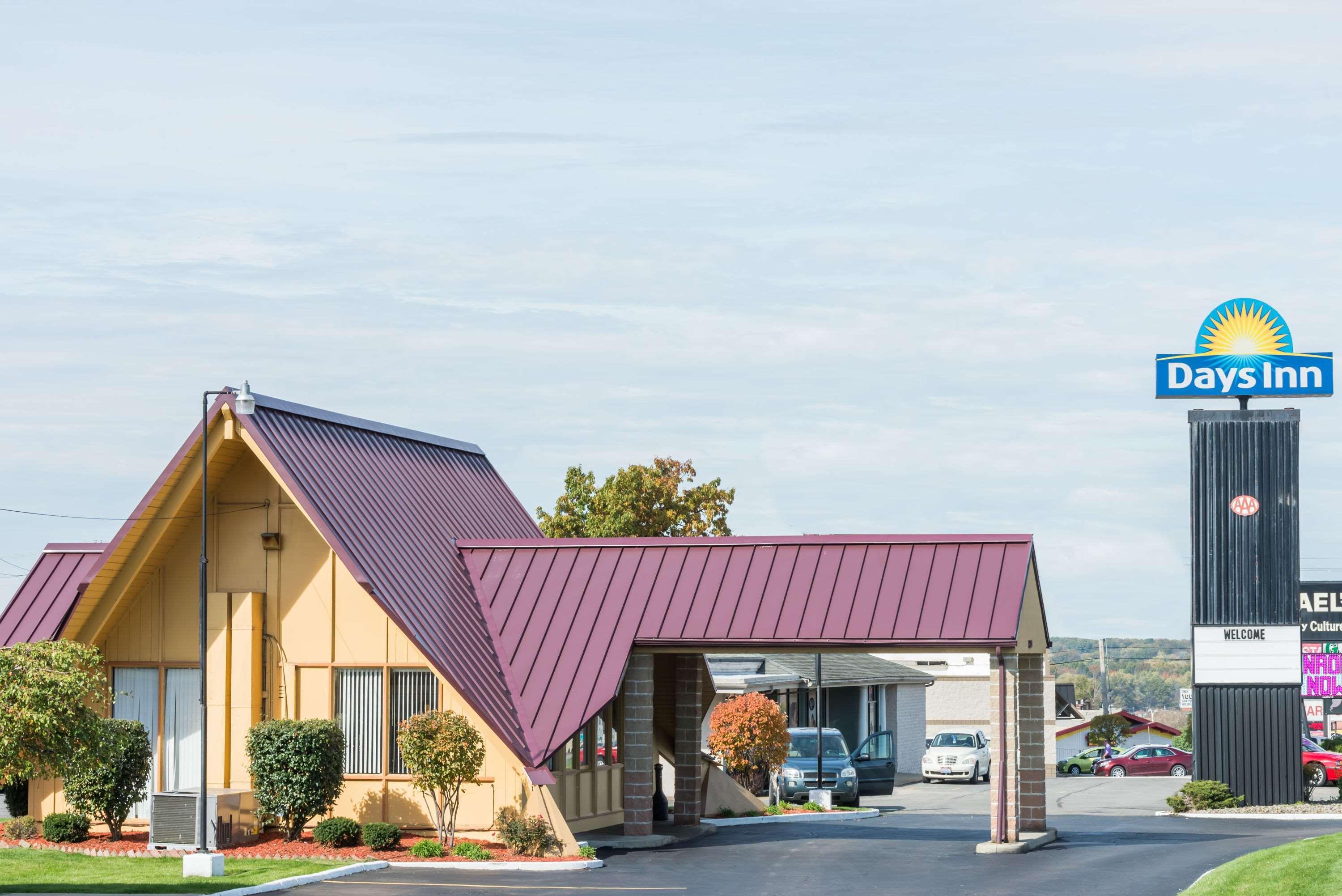 Days Inn By Wyndham Niles Buitenkant foto