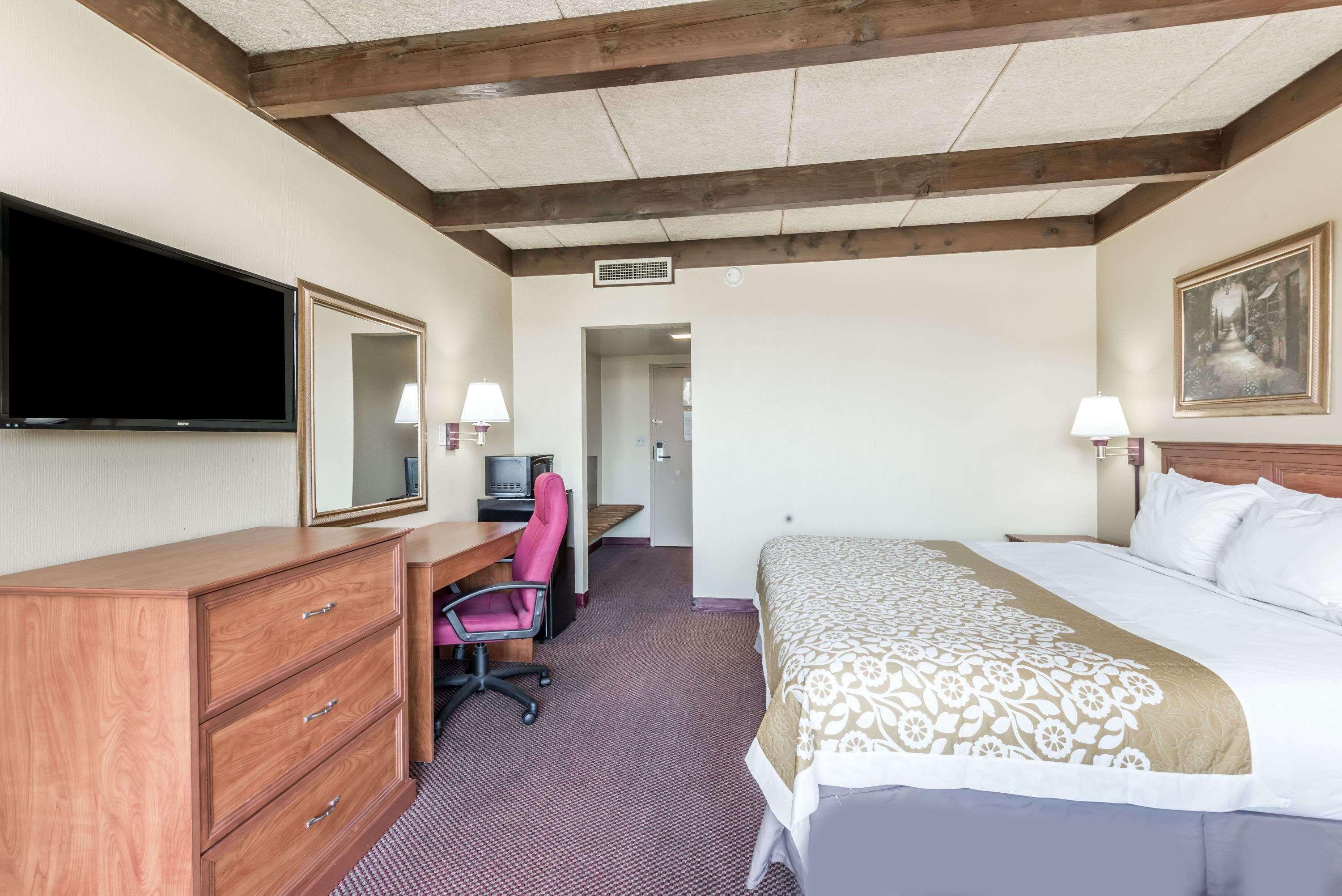 Days Inn By Wyndham Niles Buitenkant foto